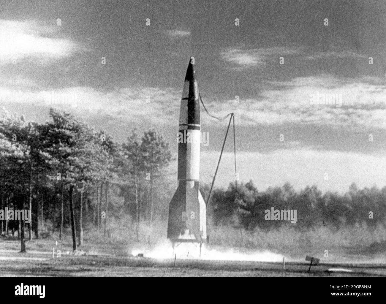 Aggregat 4-Rakete (A4), kurz vor dem Start in PeenemÃ¼nde. Die populäre Bezeichnung des A4 war V-2 - Vergeltungswaffe 2 - (Vergeltungswaffe 2) Stockfoto