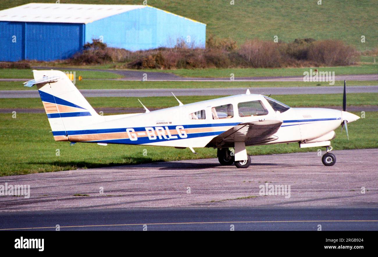 Piper PA-28RT-201T Cherokee Arrow IV G-BRLG (msn 28R-8431027). Stockfoto