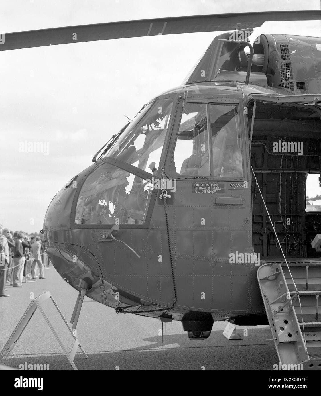 Royal Navy - Westland Sea King HAS.5 ZD630 (msn WA939), frisch aus der Yeovil-Produktionslinie, auf der SBAC Farnborough Air Show 1984 vom 2-9. September. Stockfoto