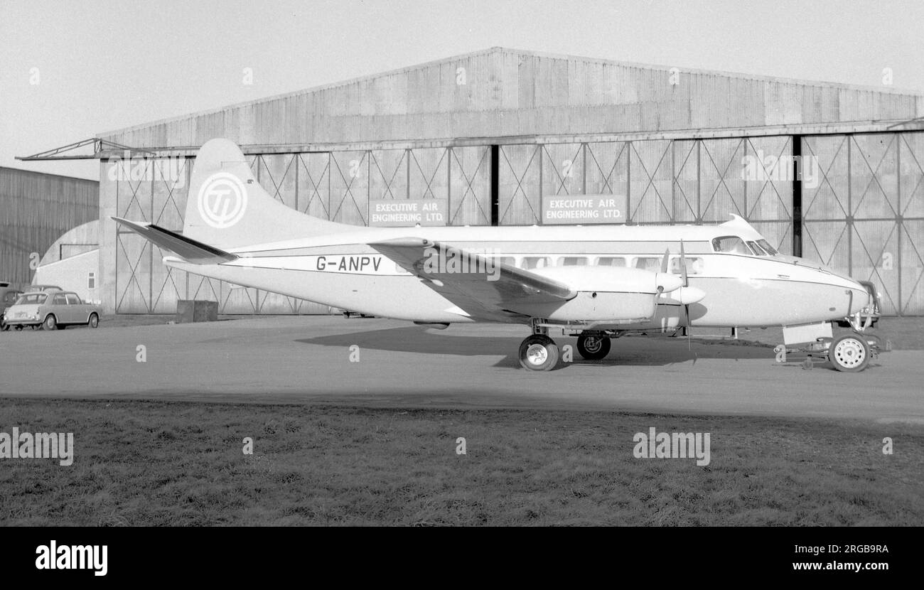 De Havilland DH.114 Heron 2D G-ANPV (msn 14098), of Tube Investments, am Flughafen Coventry im Dezember 1966. Stockfoto