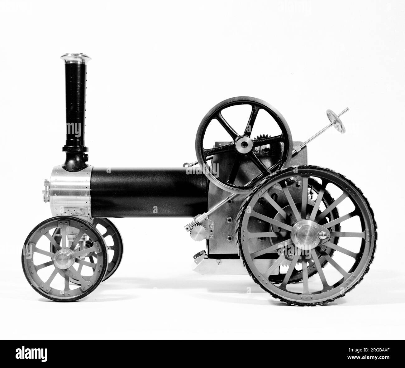 Modell Dampfloktionsmotor, teilweise abgeschlossen. Stockfoto