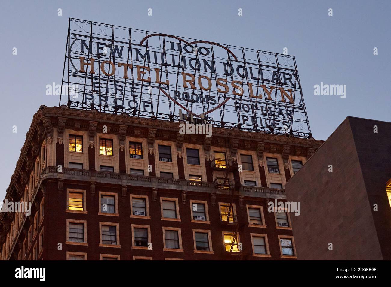 Los Angeles, Kalifornien, USA. 5. September 2015. Einst das höchste Gebäude in Los Angeles mit 12 Stockwerken. Zwei Gebäude, das erste wurde 1914 erbaut, das zweite 1923. Es wurde das größte Hotel an der Pazifikküste mit 1100 Zimmern und dann 13 Stockwerken. (Kreditbild: © Ian L. SITREN/ZUMA Press Wire) NUR REDAKTIONELLE VERWENDUNG! Nicht für den kommerziellen GEBRAUCH! Stockfoto