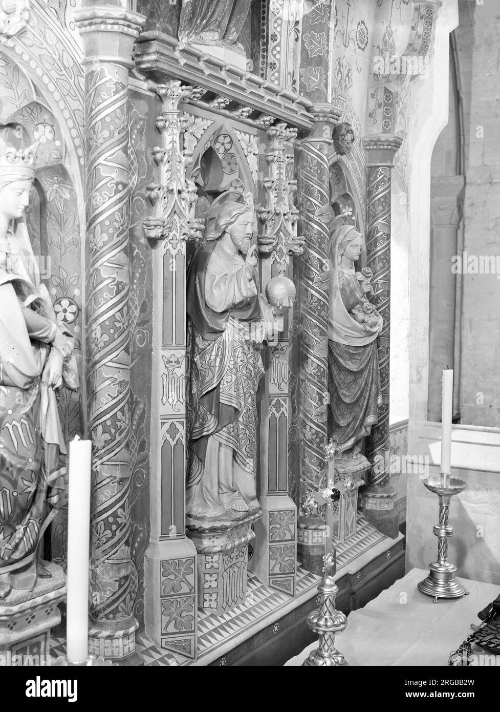 Kirche St. John the Baptist, Burford - St. Peter's Chapel hinter der Kanzel nördlich des Schiffes. Stockfoto