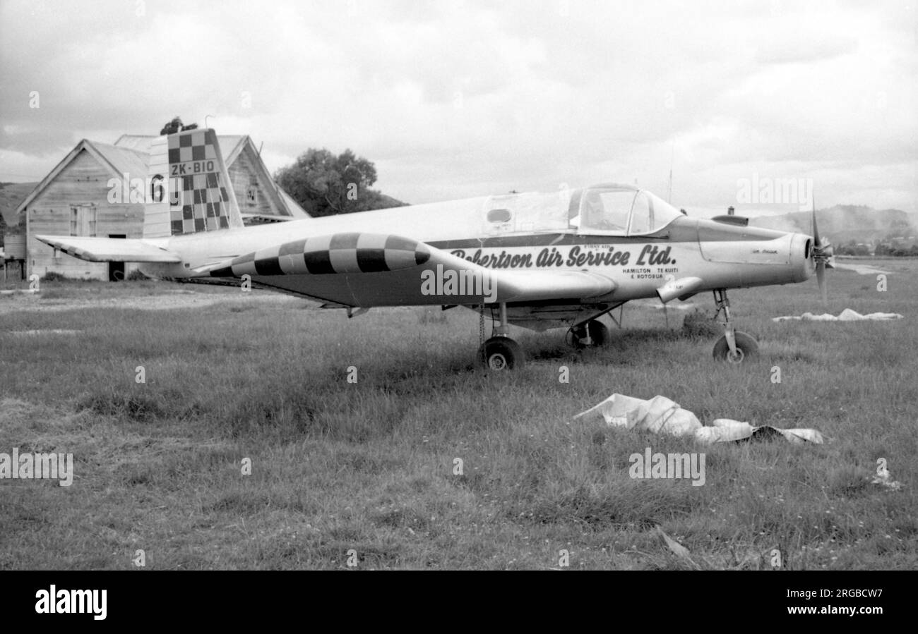 Fletcher FU-24 ZK-Bio '6' (msn 42) von Robertson Air Services Ltd, in Te Kuiti, Neuseeland, am 1. Dezember 1961. (Im November 1980 in den FU-24-950m-Standard umgewandelt und im Juni 1982 abgestürzt). Stockfoto