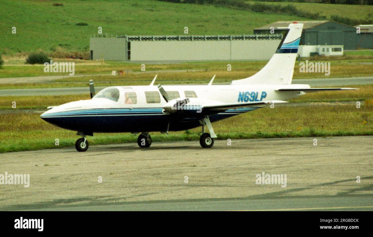 Piper pa 60 -Fotos und -Bildmaterial in hoher Auflösung – Alamy
