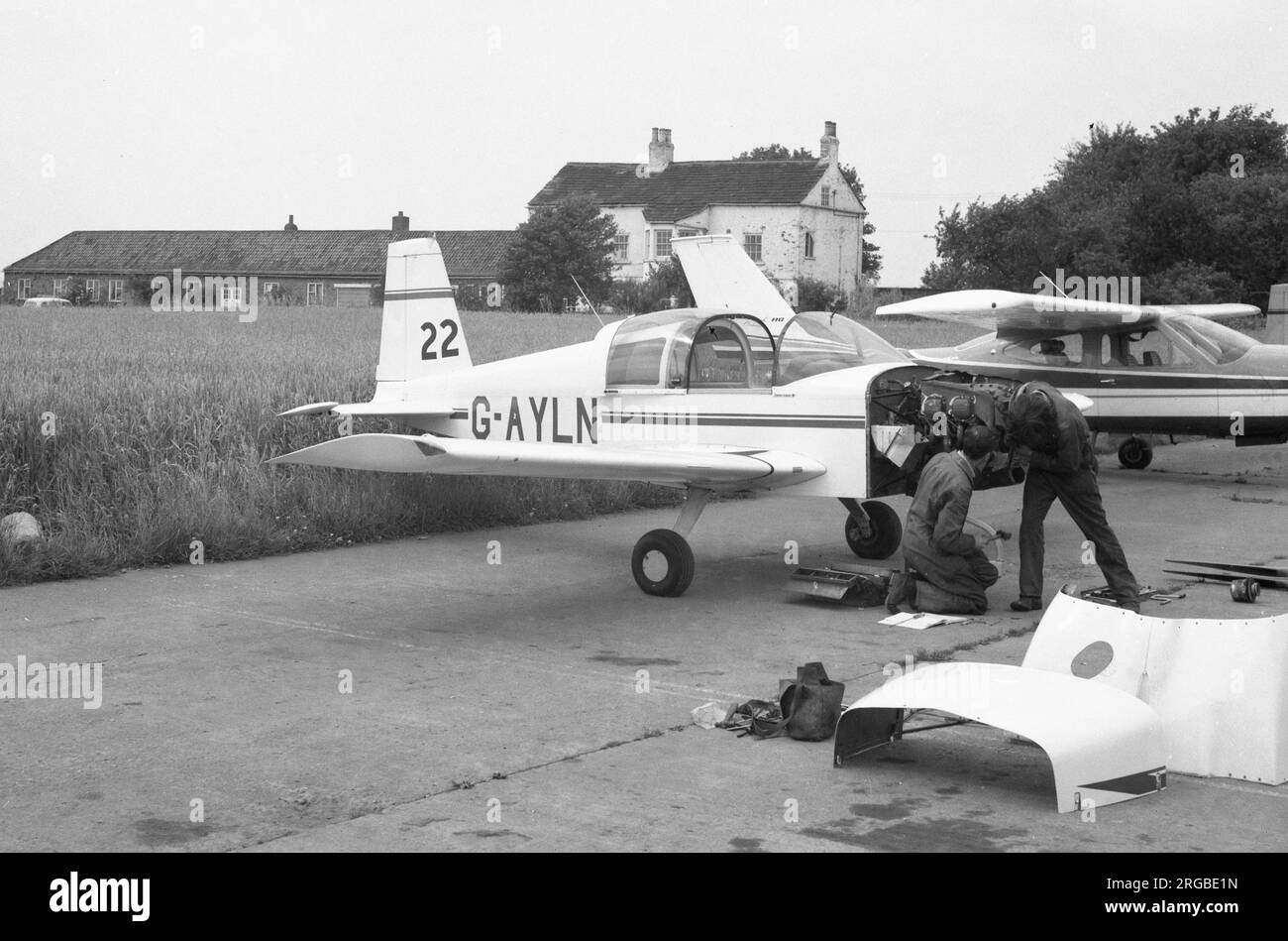 American Aviation AA-1 Yankee G-AYLN (msn AA1-0443), Sherburn-in-Elmet im Juli 1972. Stockfoto