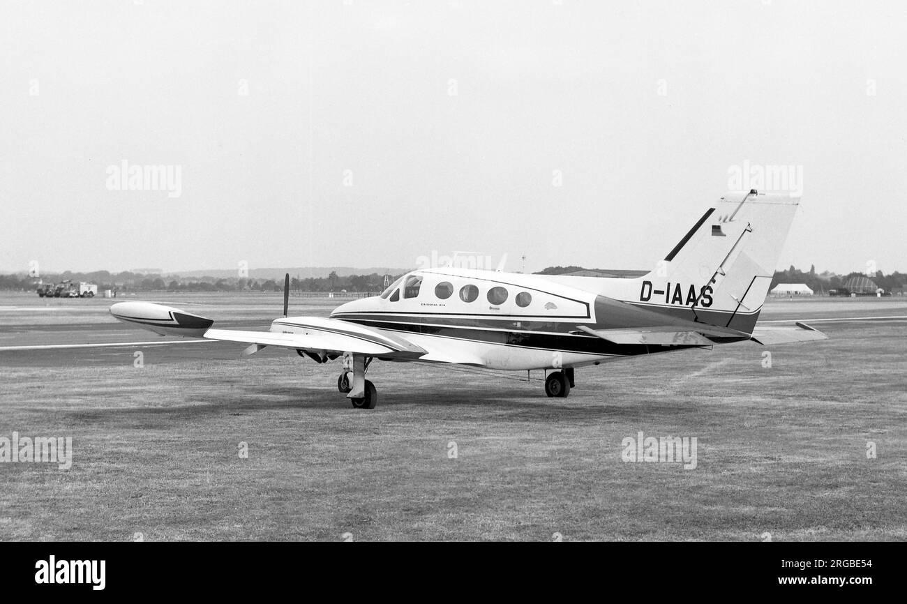 Cessna 414A Kanzler D-IAAS (msn 414-0083) von Atlas Air Service. Stockfoto