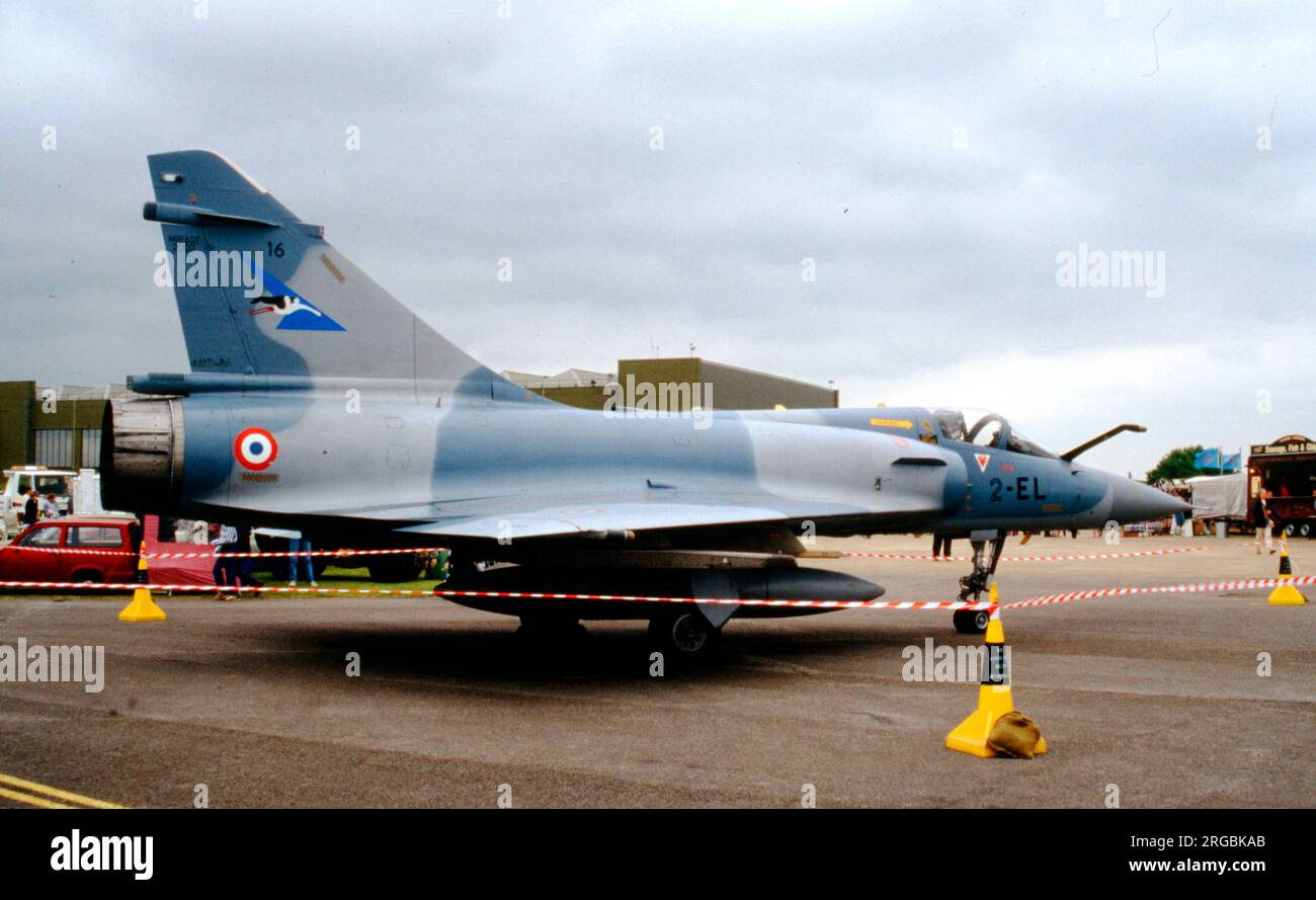 Armee de l'Air - Dassault Mirage 2000C 2-EL (msn 16), von Escadron de Chasse EC 1/2 'Les Cigones', auf der RAF Waddington am 30. April 1988. (Armee de l'Air - Französische Luftwaffe). Stockfoto