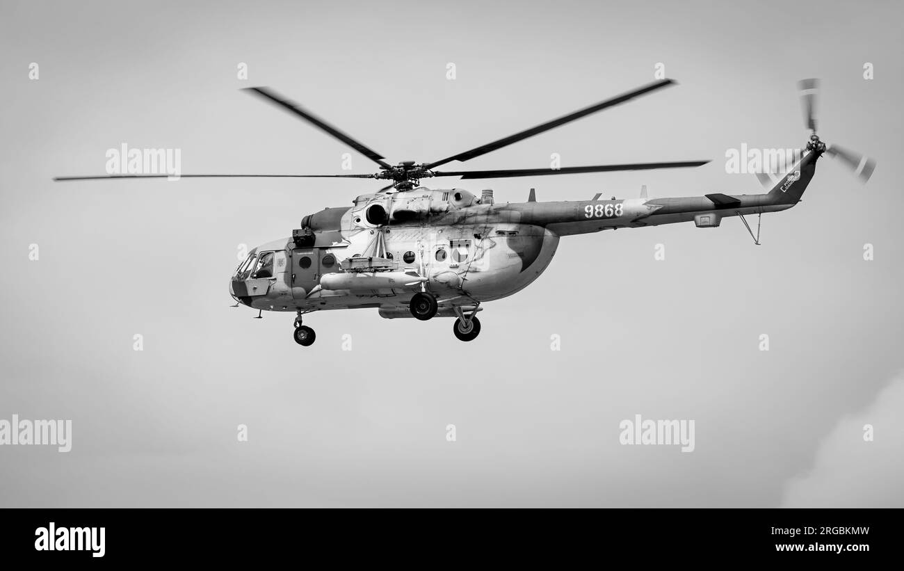 Tschechische Luftwaffe - Militärhubschrauber Mil Mi-171Sh mit Lackierung anlässlich des 60. Jahrestags des ersten Fluges des Mi-8. Stockfoto