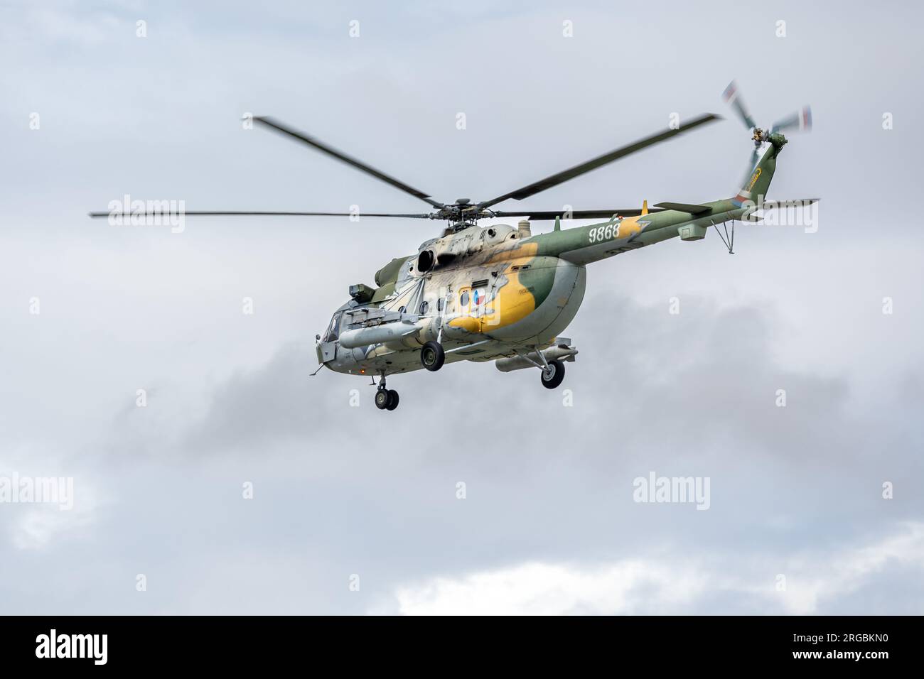 Tschechische Luftwaffe - Militärhubschrauber Mil Mi-171Sh mit Lackierung anlässlich des 60. Jahrestags des ersten Fluges des Mi-8. Stockfoto