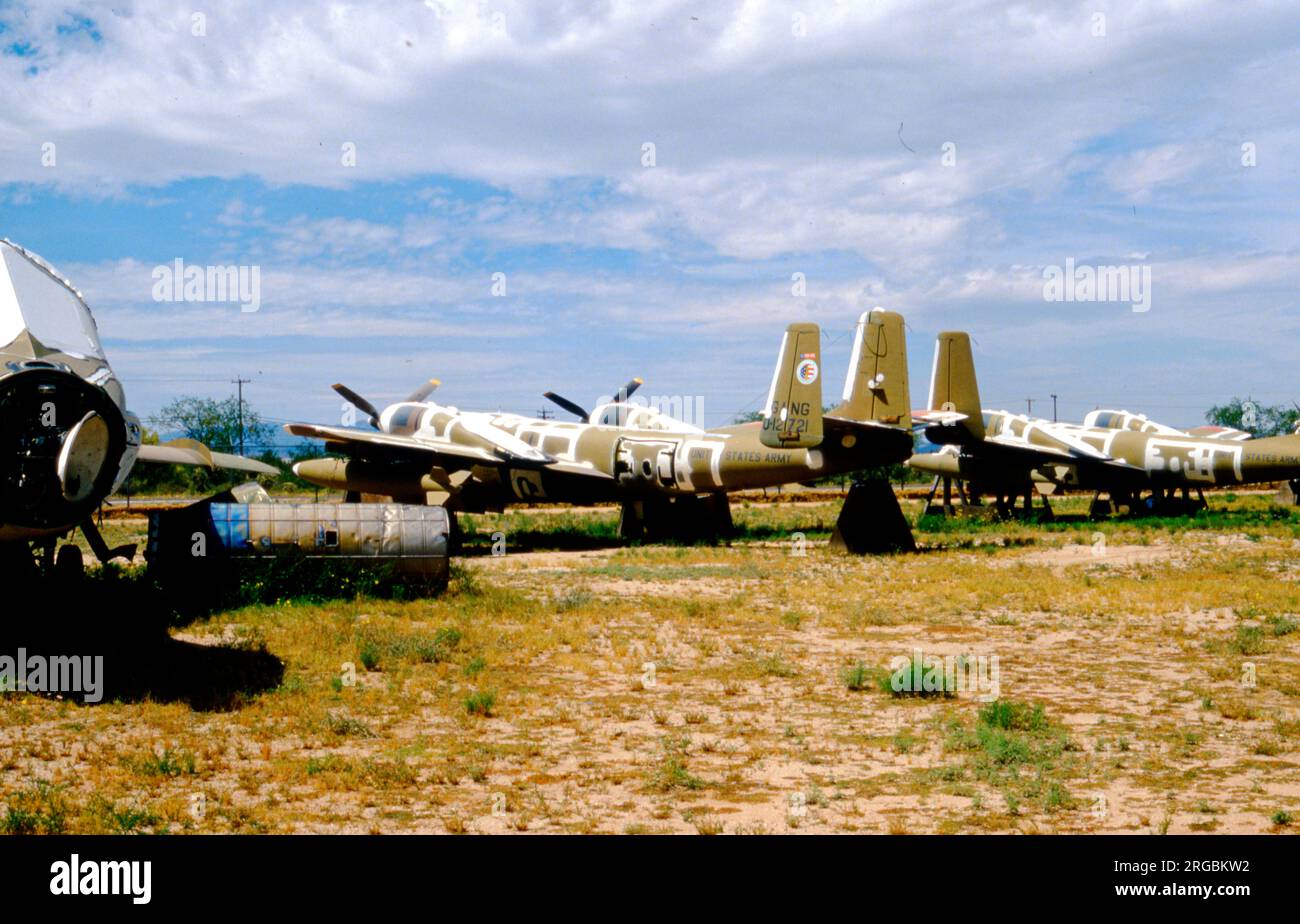 United Sates Army - Grumman OV-1C Mohawk 61-2721 (msn 64C), am Luftwaffenstützpunkt Davis-Monthan zur Lagerung und Entsorgung. Stockfoto