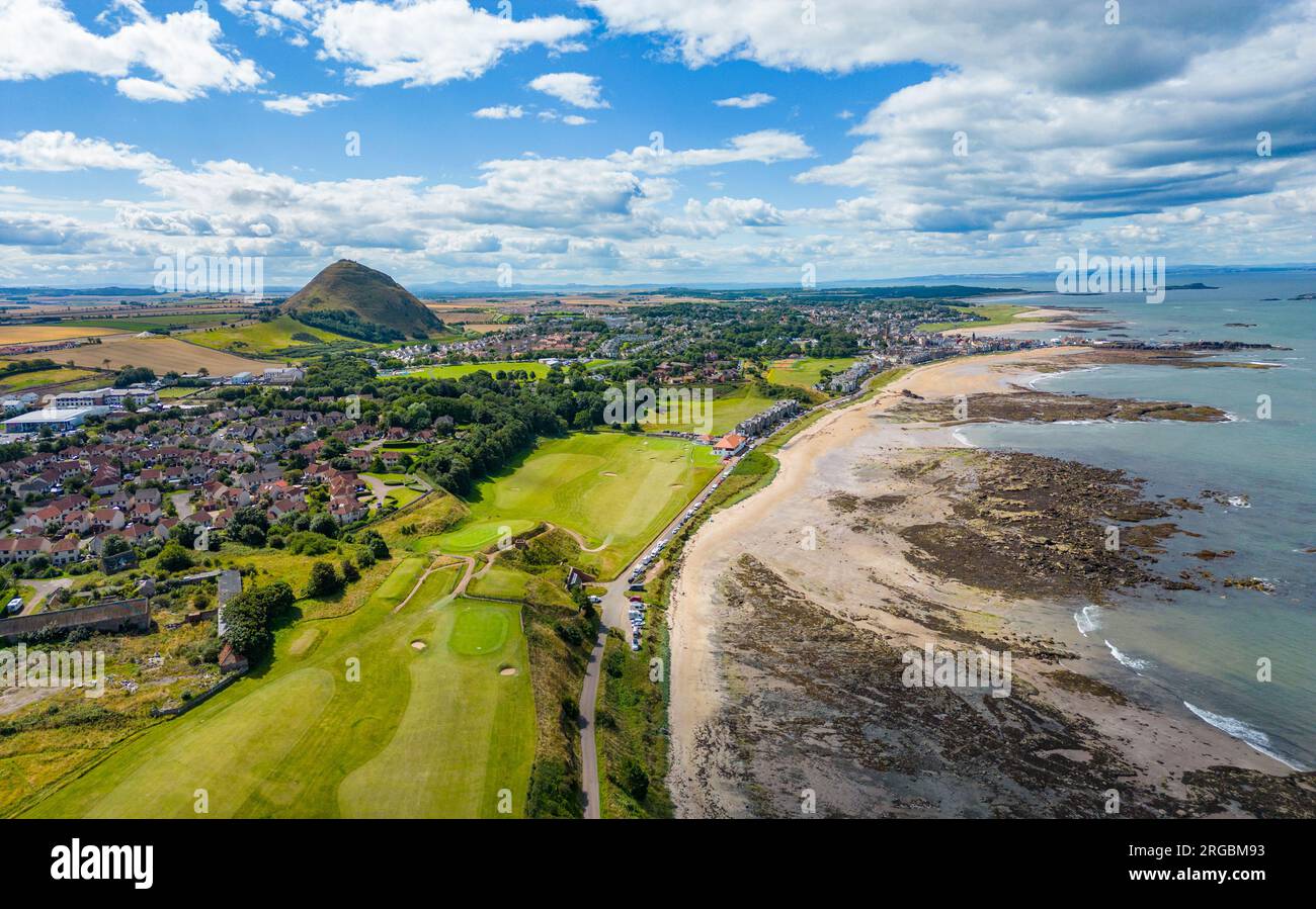 Luftaufnahme von der Drohne von North Berwick vom Glen Golf Club, East Lothian, Schottland, Großbritannien Stockfoto