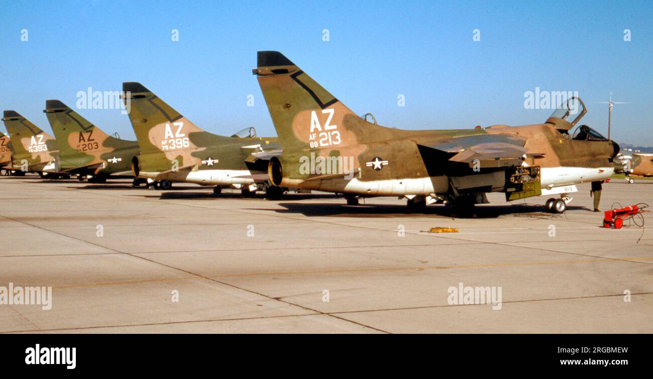United States Air Force (USAF) - Ling-Temco-Vought A-7D-5-CV Corsair II 69-6213 (MSN D-043, Basiscode 'AZ') der Arizona ANG 152. TFS (162. TFG). Stockfoto