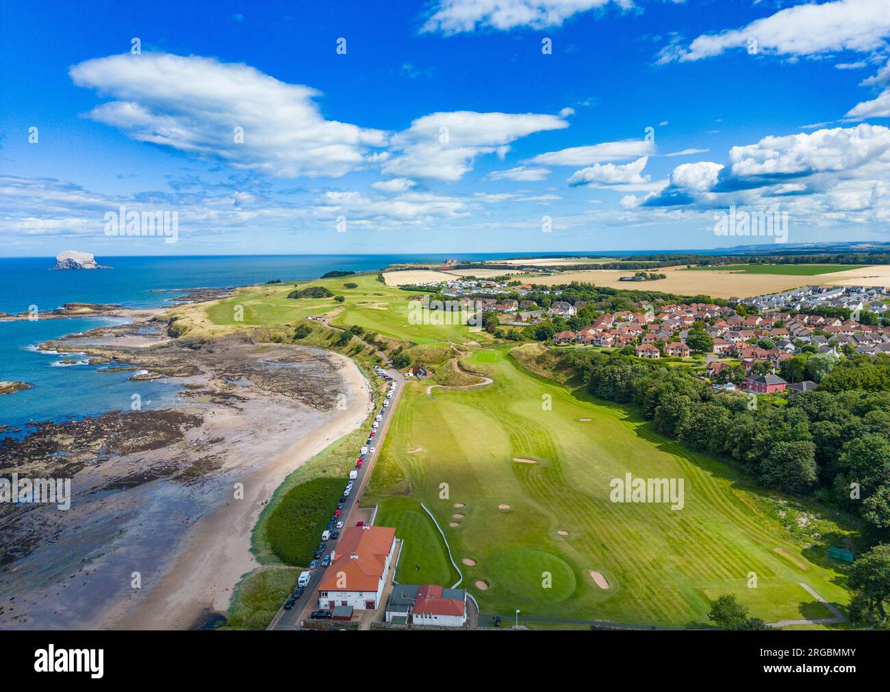 Luftaufnahme von der Drohne von North Berwick vom Glen Golf Club, East Lothian, Schottland, Großbritannien Stockfoto