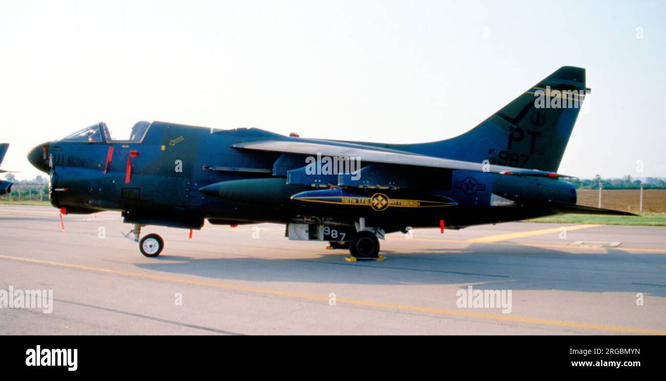 United States Air Force (USAF) - Ling-Temco-Vought A-7D-8-CV Corsair II 70-0987 (MSN D-133), Pennsylvania ANG 146. TFS (112. TFG), Sitz in Greater Pittsburgh IAP, PA., RAF Fairford am 22. Juli 1989. Stockfoto