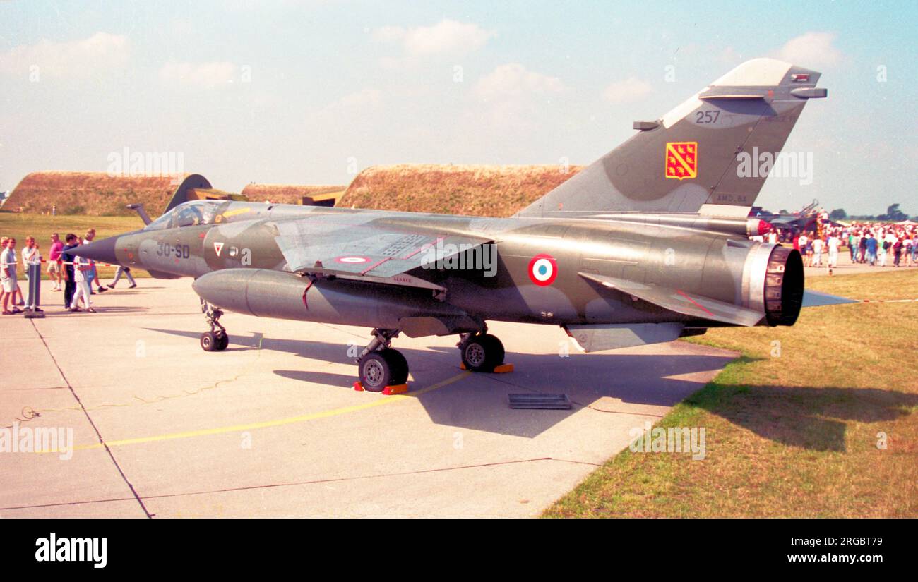 Armee de l'Air - Dassault Mirage F1CT 257 / 30-SD (msn 257), EC 1/30 'Elsass', am Luftwaffenstützpunkt Nordholz für eine Luftausstellung am 18. August 1996. (Armee de l'Air - Französische Luftwaffe). Stockfoto