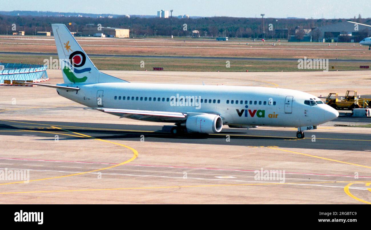 Boeing 737-36E EC-GAP (msn 26315, Liniennummer 2706) von Viva Air im März 1989. Stockfoto