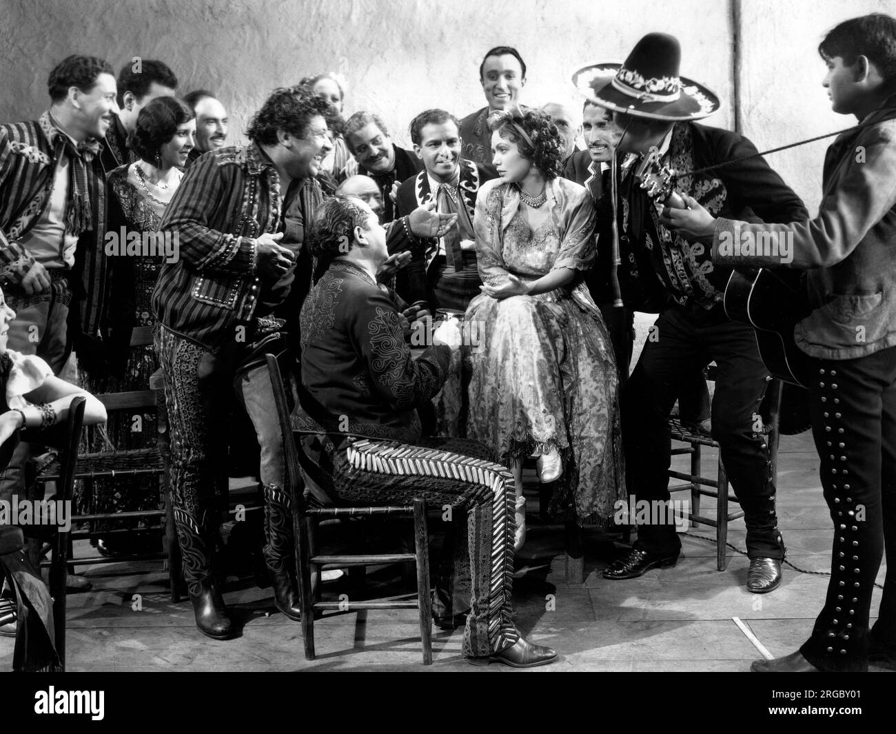 Chris-Pin Martin, Steffi Duna, am Set des Kurzfilms „La Cucaracha“, RKO Radio Pictures, 1934 Stockfoto