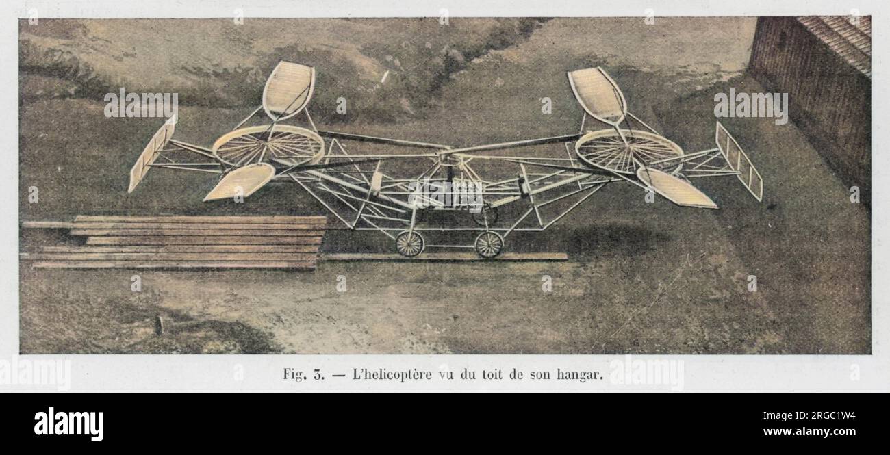 Der Hubschrauber des französischen Designers Paul Cornu, vom Dach seines Hangars aus gesehen. Stockfoto