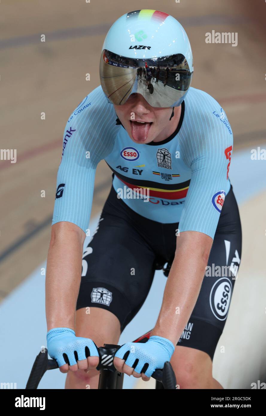 Glasgow, Großbritannien. 08. Aug. 2023. Die belgische Lotte Kopecky feiert ihre zweite Goldmedaille beim Women Elite Points Race bei der UCI World Championships Cycling in Glasgow, Schottland, Dienstag, den 08. August 2023. UCI organisiert die Welten mit allen Disziplinen des Radfahrens, des Straßenrades, des Indoor-Radfahrens, des Mountainbikes, des BMX-Rennens, Para-Cycling und Indoor-Para-Cycling in Glasgow vom 03. bis 13. August. BELGA FOTO DAVID PINTENS Kredit: Belga News Agency/Alamy Live News Stockfoto