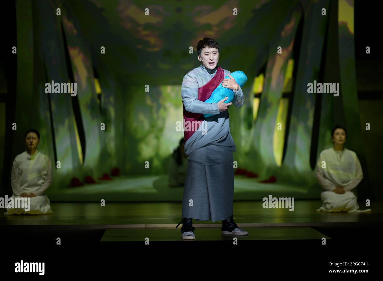 Edinburgh Scotland, Vereinigtes Königreich, 08. August 2023. Edinburgh International Festival, Trojanische Frauen im Festival Theatre. Live-Nachrichten von sst/alamy Stockfoto