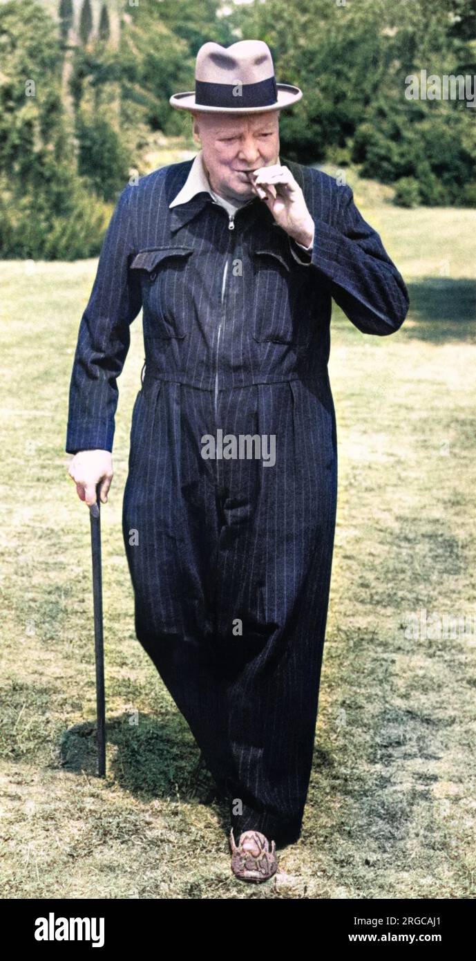 Winston Churchill in seinem Siren-Anzug in Chartwell, Kent Stockfoto