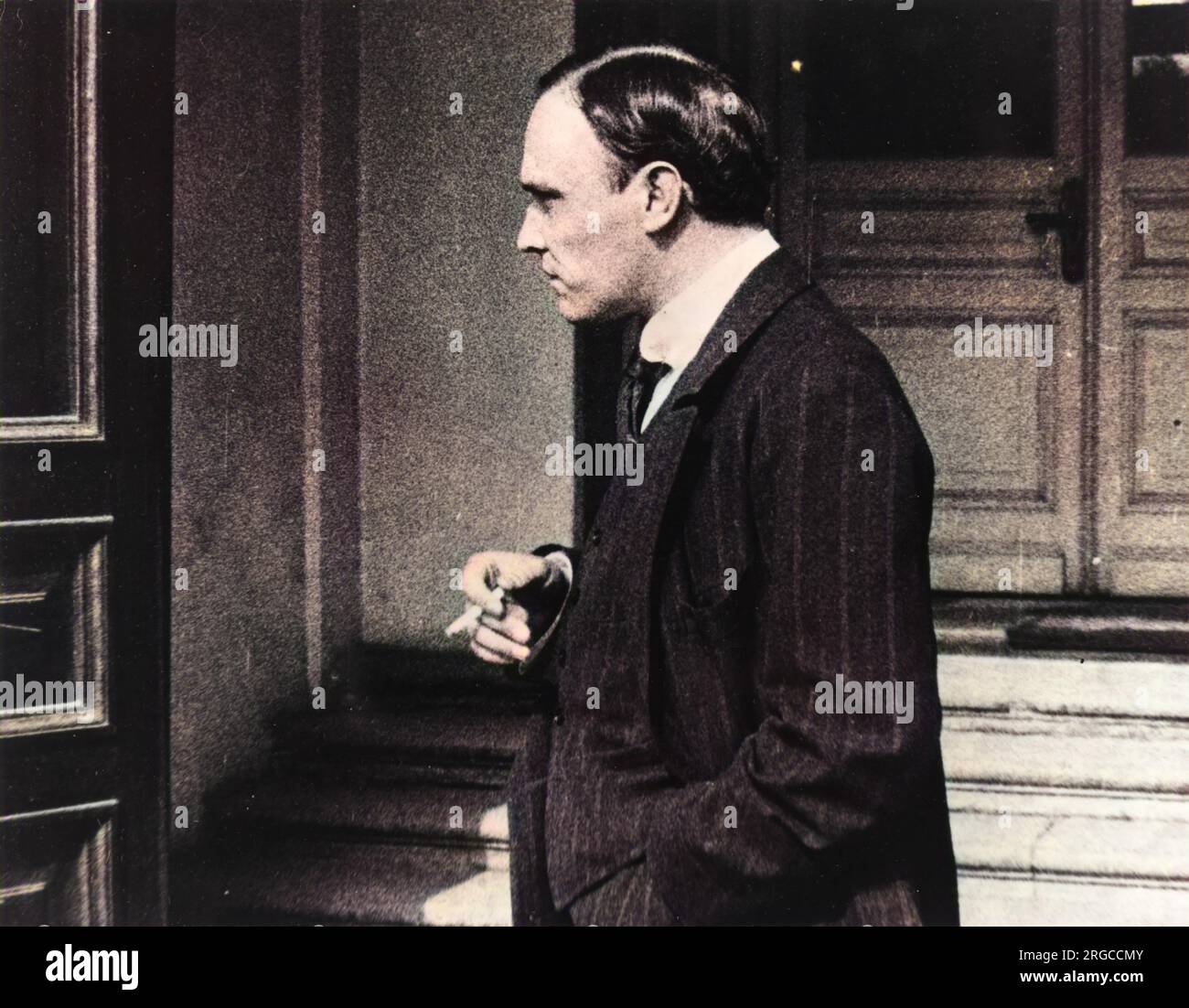 Michail Iwanowitsch Tereschenko, russischer Politiker und Finanzier, hier im August 1917 gesehen. In diesem Jahr wurde er zum Finanzminister der russischen provisorischen Regierung und dann zum Außenminister ernannt. Später in diesem Jahr wurde er wegen politischer Differenzen verhaftet und inhaftiert. Er floh 1918 und floh nach Norwegen und später nach Frankreich. Stockfoto