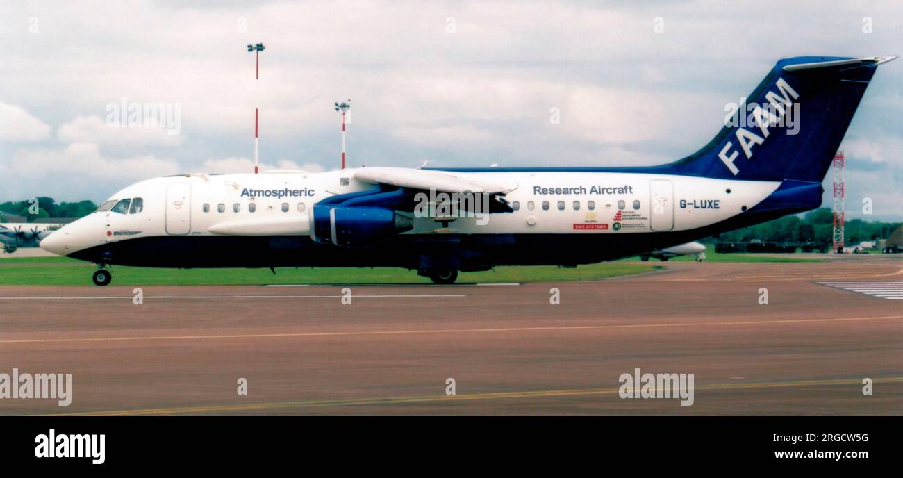 British Aerospace BAE 146-301ARA G-LUXE (msn E3001), of Direct Flight / Facility for Airborne Atmospheric Measurements (FAAM), auf der Royal International Air Tattoo - RAF Fairford, 8. Juli 2012. Stockfoto