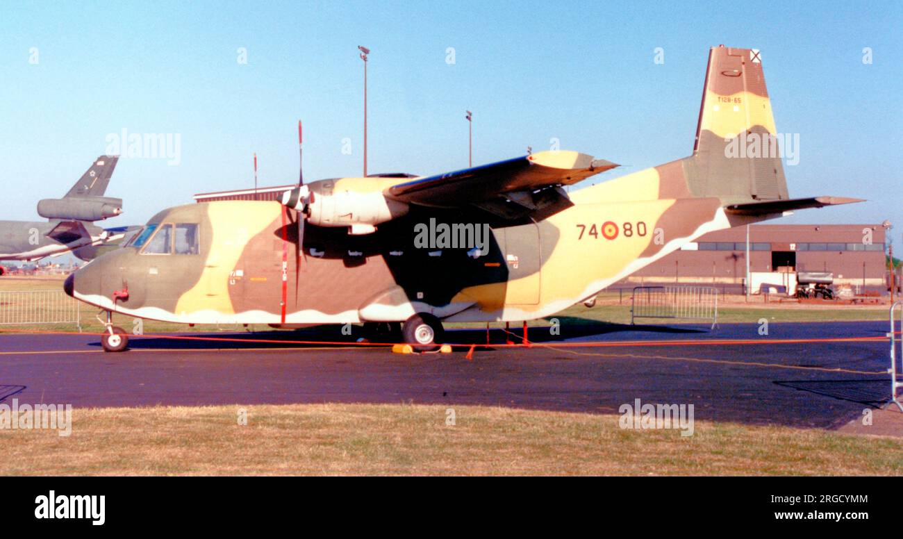 Fuerza Aerea Espanola - CASA C-212-100 T.12B-65 - 74-90 (msn AB1-4-127), von Ala 37. (Fuerza Aerea Espanola - Spanische Luftwaffe). Stockfoto