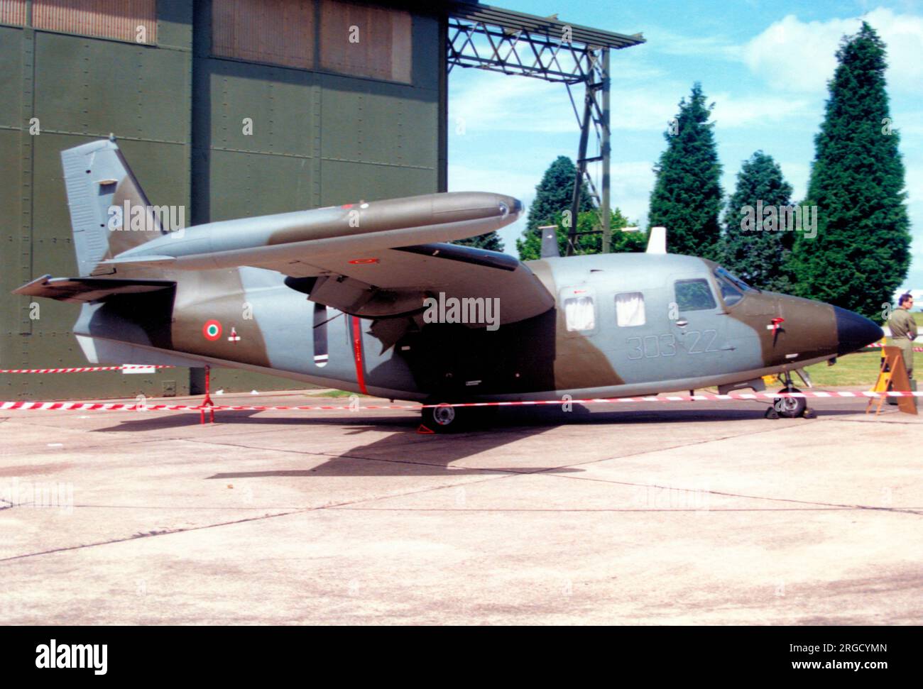 Aeronautica Militare - Piaggio P-166DL-3 MM25155 - 303-22 (msn 474/120), der 303. Squadriglia Collegamento, anlässlich des RAF Cottesmore Families Day am 3. Juli 1993. (Aeronautica Militaire Italiano - Italienische Luftwaffe Stockfoto