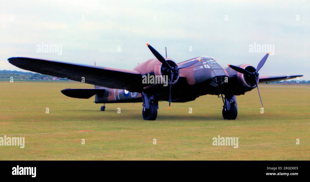 Bristol Bolingbroke IVT G-BPIV - L6739 - 'UX-N', in Duxford, ausgestattet mit der kurzen Nase und dem Gewehrpack des Blenheim IF Nachtflugzeugs. Stockfoto