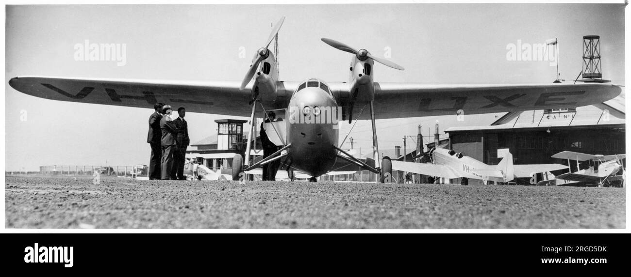 Tugan LJW7 Gannet VH-UXE (msn TA.56), später auch als Wackett Gannet nach seinem Designer Lawrence Wackett bekannt, war ein kleines zweimotoriges Flugzeug, das in den 1930er Jahren von Tugan Aircraft in Australien gebaut wurde. (Vernichtet durch japanische Strafverfolgung in Wau-Neuguinea am 1. Februar 1942) Stockfoto