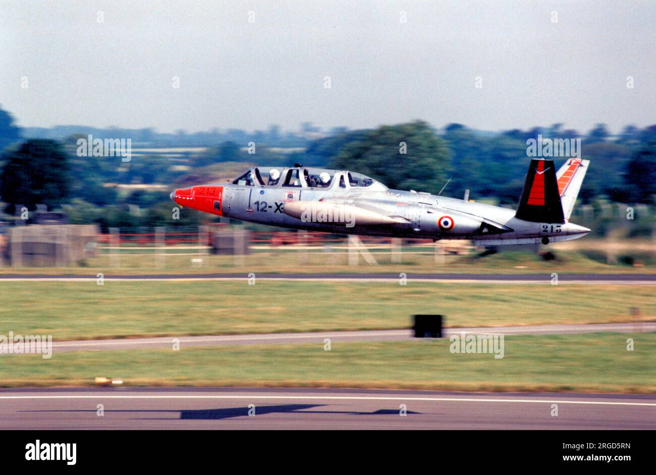 Armée de l'Air - Fouga CM.170 Magister 213 - 12-XO, auf der RAF Fairford im Juli 1991. (Armee de l'Air - Französische Luftwaffe). Stockfoto