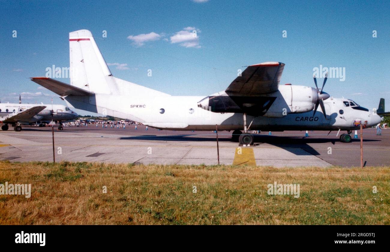 Polnische Luftwaffe - Antonov an-26 SP-KWC (msn 16-02), vom 13 PLT, bei der RAF Fairford für die Royal International Air Tattoo am 22. Juli 1995. Stockfoto