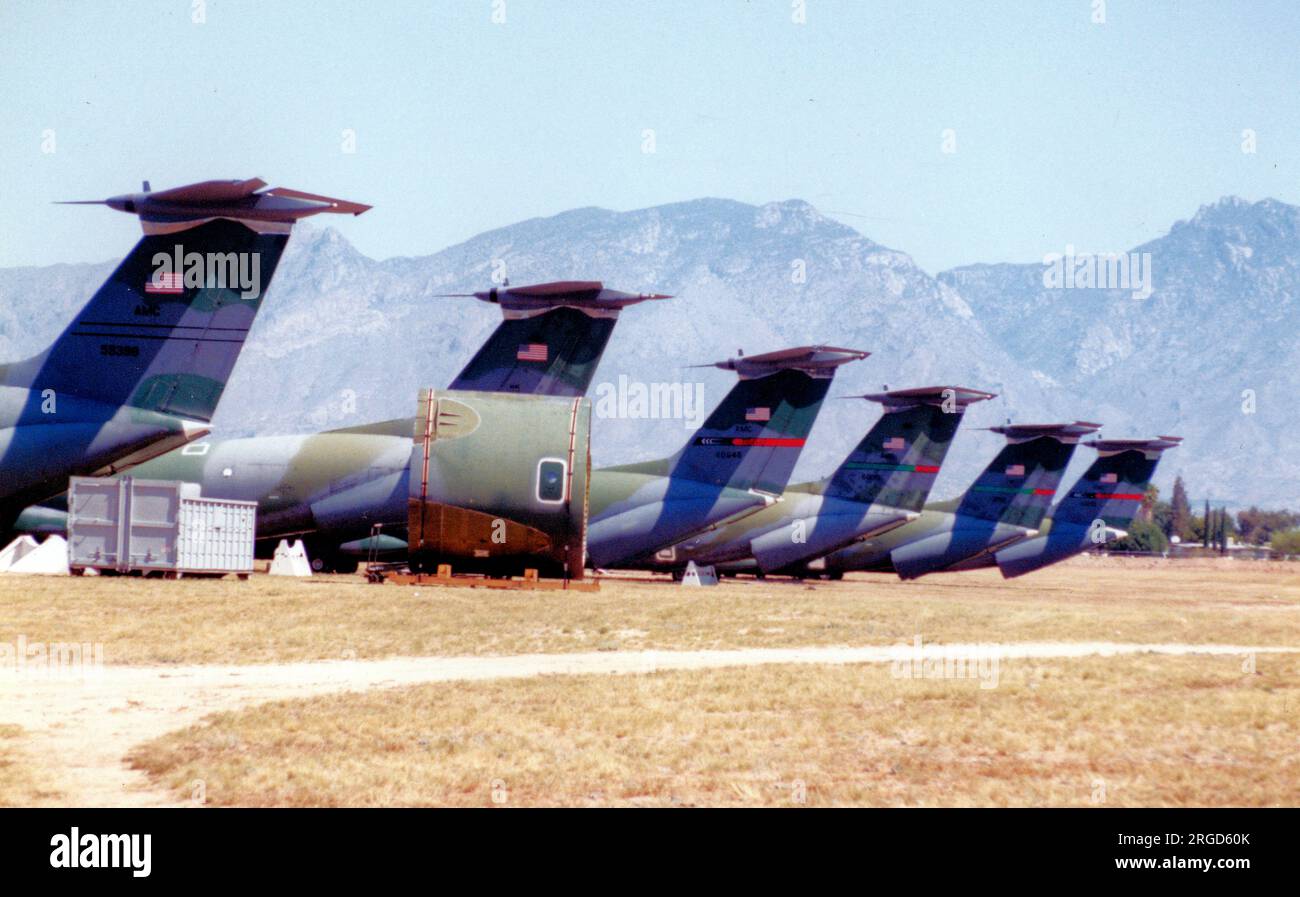 United States Air Force - Lockheed C-141B-LM Starlifters, wartet auf Entsorgung am Davis-Monthan Luftwaffenstützpunkt. Stockfoto