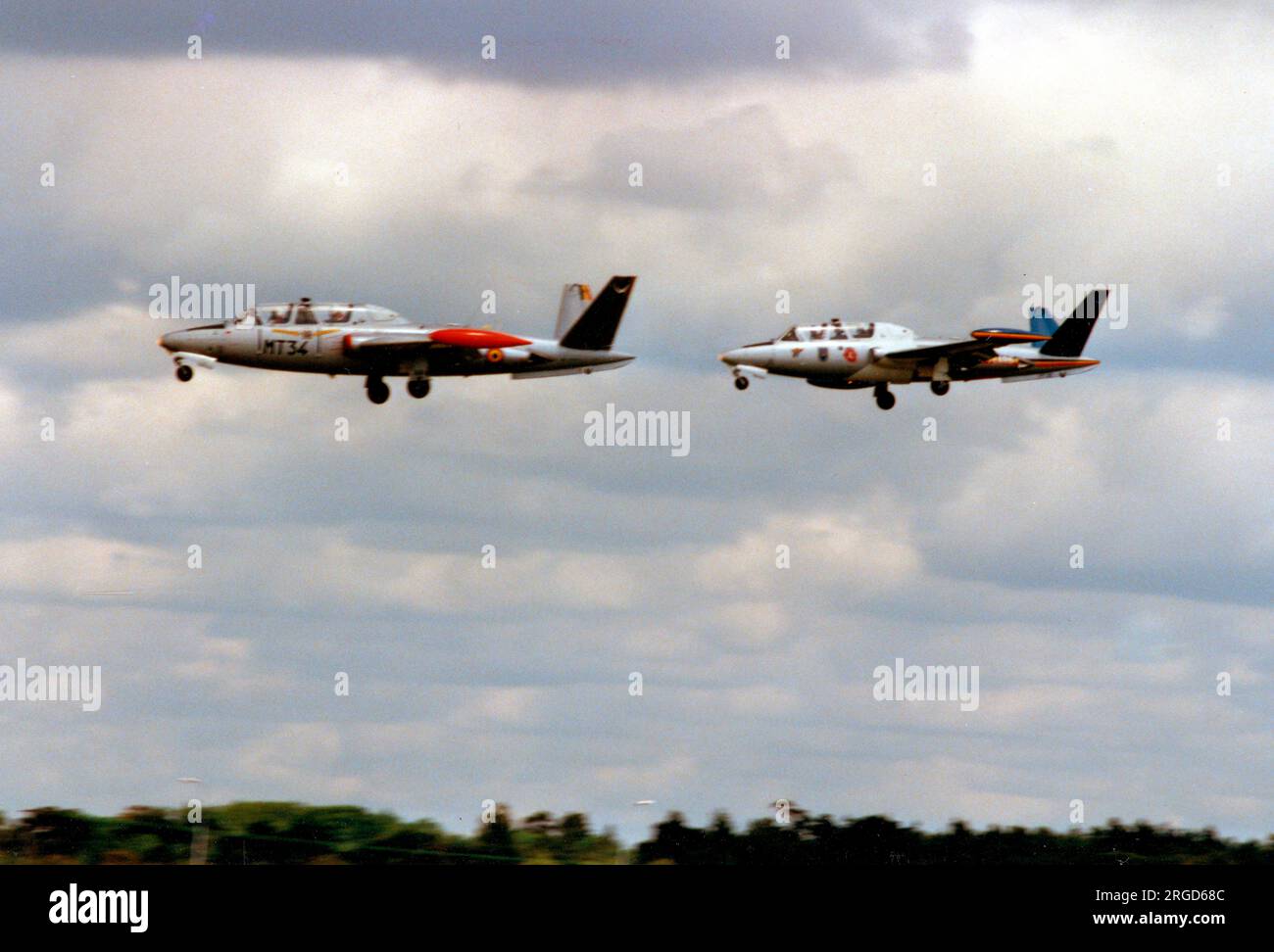 Erzwingen Sie den Belge des Fouga CM.170 Magisters MT34 mit einem anderen (msn 291) paarweise. (Force Aerienne Belge - Belgische Luchtmacht - Belgische Luftwaffe). Stockfoto