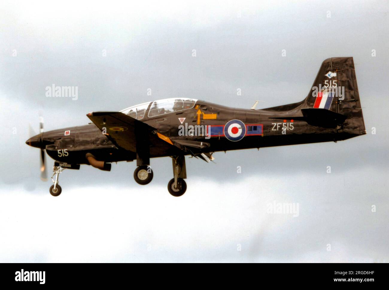 Royal Air Force - Short Tucano T.1 ZF515 (msn S159/T130), von 1 Flying Training Squadron, in RAF Fairford für die Royal International Air Tattoo am 19. Juli 2004. Stockfoto