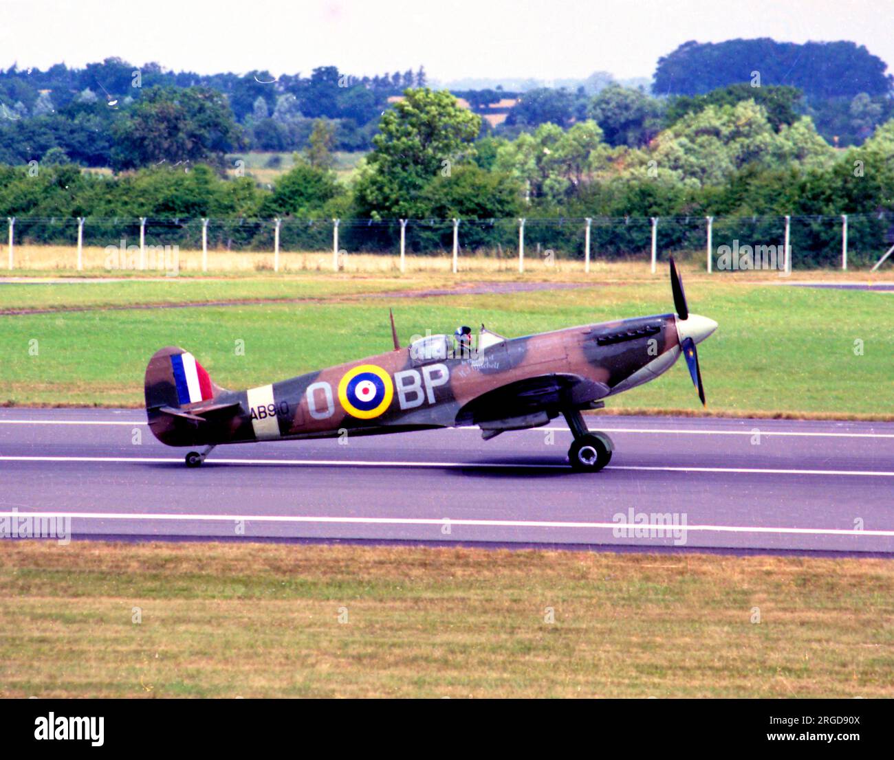 Royal Air Force - Supermarine Spitfire LF Mk.VB AB910 (msn CBAF.1061), der Schlacht von Großbritannien Memorial Flight. Stockfoto