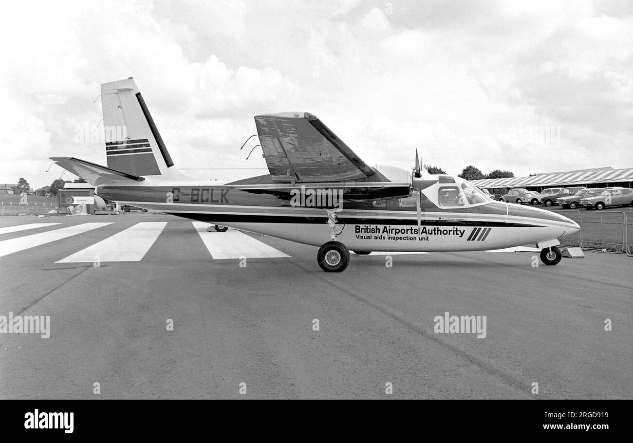 Aero Commander 500S Shrike Commander G-BCLK (msn 3180) der British Airports Authority auf der SBAC Farnborough Airshow im September 1974. Stockfoto