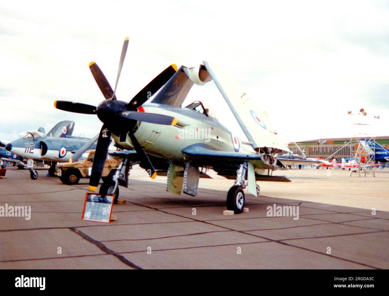 Westland W.34 Wyvern TF.1 VR137, das siebte Vorproduktionsflugzeug, das für Bodenversuche eingesetzt wurde und nie geflogen ist. Im RNAS Yeovilton im Fleet Air Arm Museum zu sehen. Stockfoto