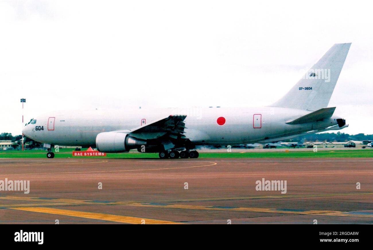 Japanische Luftwaffe - Boeing KC-767J 07-3604 (msn 35498) vom 404. Hikotai, auf der RAF Fairford für die Royal International Air Tattoo am 5. Juli 2012. Stockfoto