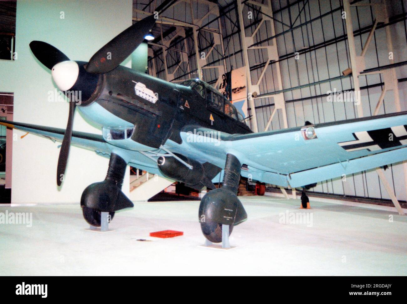 Junkers Ju 87G-2 8474M / 494083 / R1-JK (Werknummer 494083), im Royal Air Force Museum, Hendon, am 30. Dezember 1991. Stockfoto