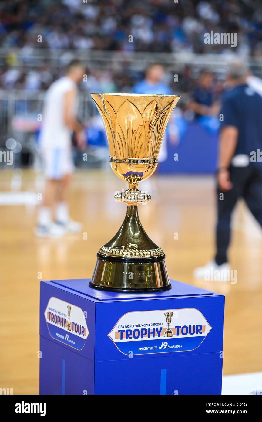 Athen, Lombardei, Griechenland. 8. Aug. 2023. Die Naismith-Trophäe beim Aegean Acropolis Tournament zwischen Griechenland und Serbien im Oaka-Stadion am 8. August 2023 in Athen, Griechenland. (Kreditbild: © Stefanos Kyriazis/ZUMA Press Wire) NUR REDAKTIONELLE VERWENDUNG! Nicht für den kommerziellen GEBRAUCH! Stockfoto