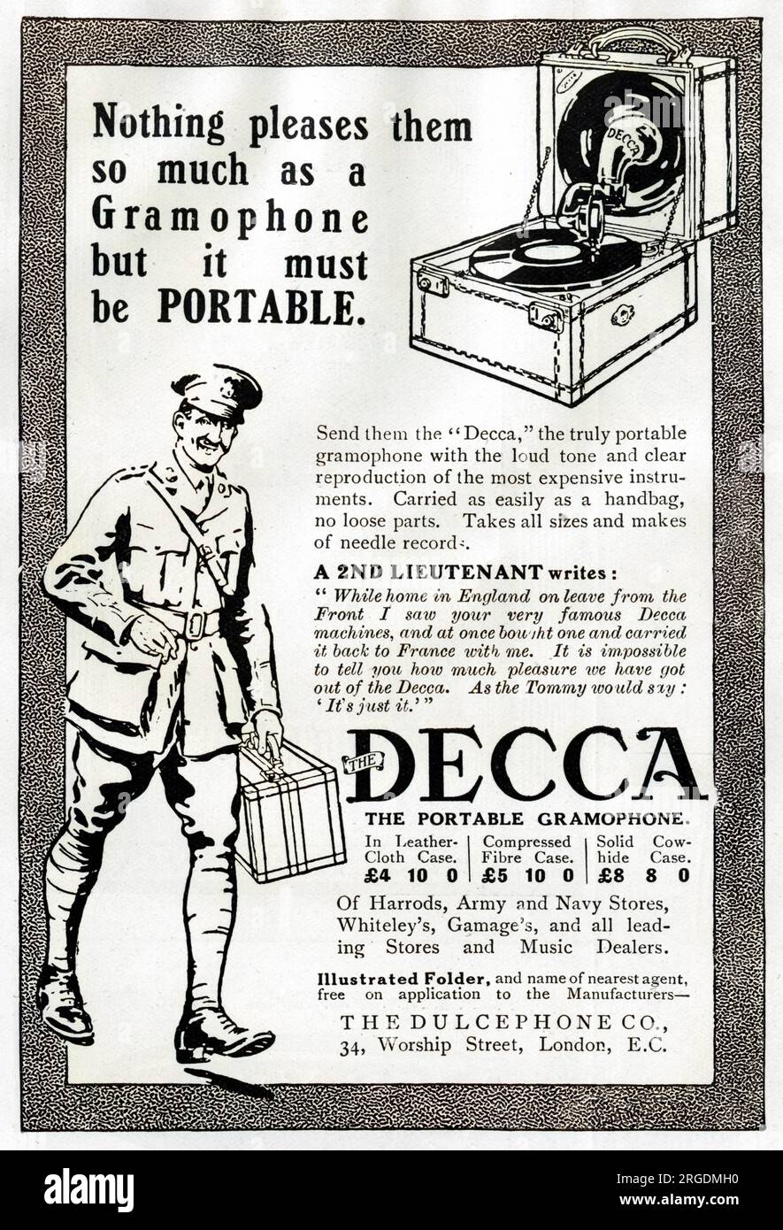 Werbung für das tragbare Decca-Grammophon mit einem britischen Offizier, der sein trägt, und eine Empfehlung eines 2. Lieutentanten, der betont: „Es ist unmöglich, Ihnen zu sagen, wie viel Freude wir mit dem Decca hatten.“ Stockfoto