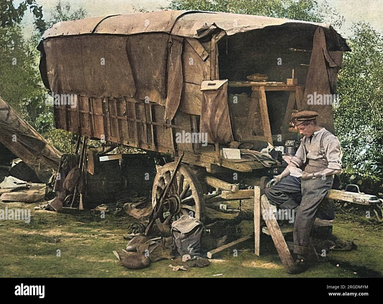 Ein Planwagen, der 1916 in ein temporäres Postamt für kanadische Truppen an der Westfront umgewandelt wurde. Stockfoto