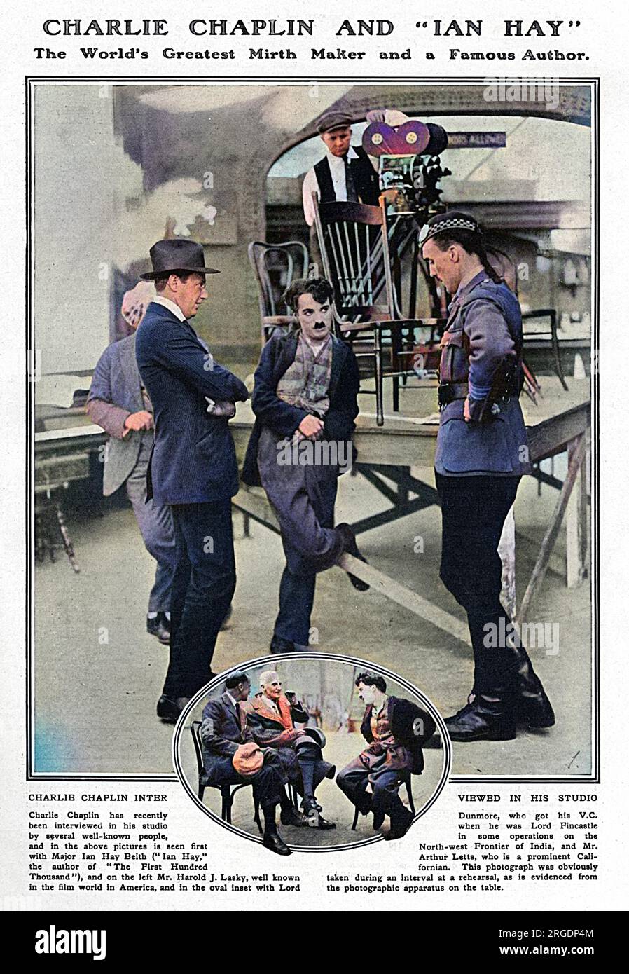 Charlie Chaplin wird in seinem Studio von Major Ian Hay Beith (der Autor der ersten Hunderttausend, ein lustiger Bericht über die Eröffnungswochen des Krieges mit der Britischen Expeditionstruppe) und links von Harold J. Lasky interviewt. bekannt in der Filmwelt Amerikas. Das Bild zeigt Chaplin mit Lord Dunmore, V.C. und Mr. Arthur Letts. Stockfoto