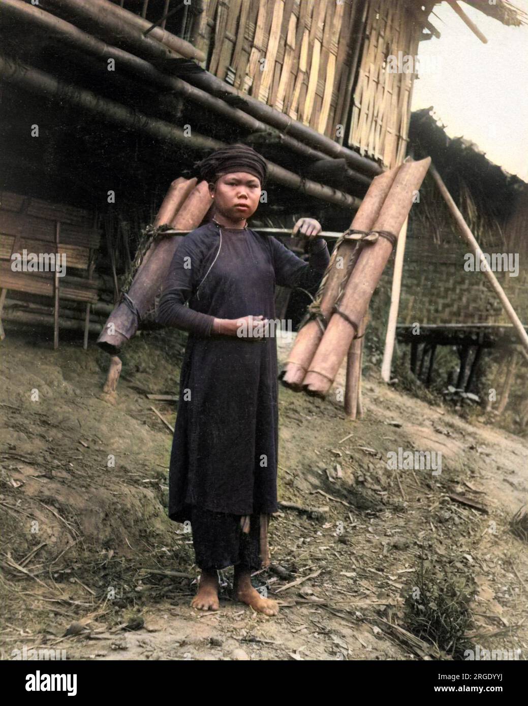 Muong-Frau mit Pfeifen, Indochina (Vietnam). Stockfoto