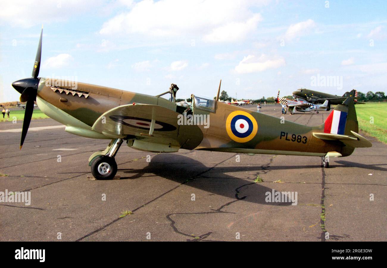 Supermarine Spitfire PR Mk.XI G-PRXI / PL983 (msn 6S/585723) Stockfoto