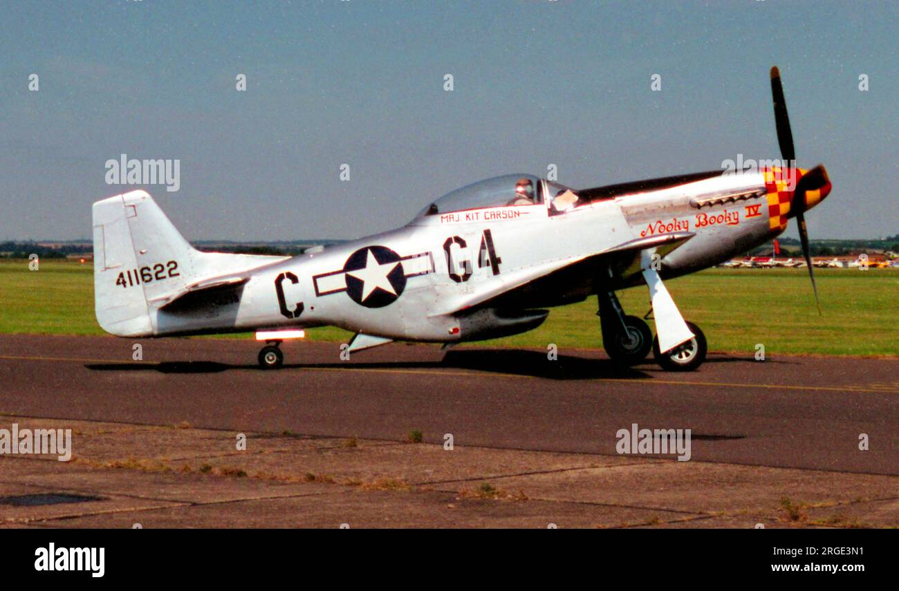Nordamerikanische P-51D Mustang F-AZSB „Nooky Booky IV“ (msn 122-49067) in Duxford. Stockfoto