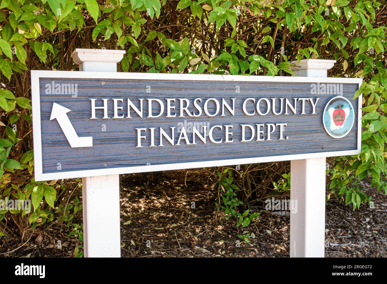 Hendersonville North Carolina, Main Street, generische Finanzabteilung, Henderson County, Schilderinformationen Stockfoto